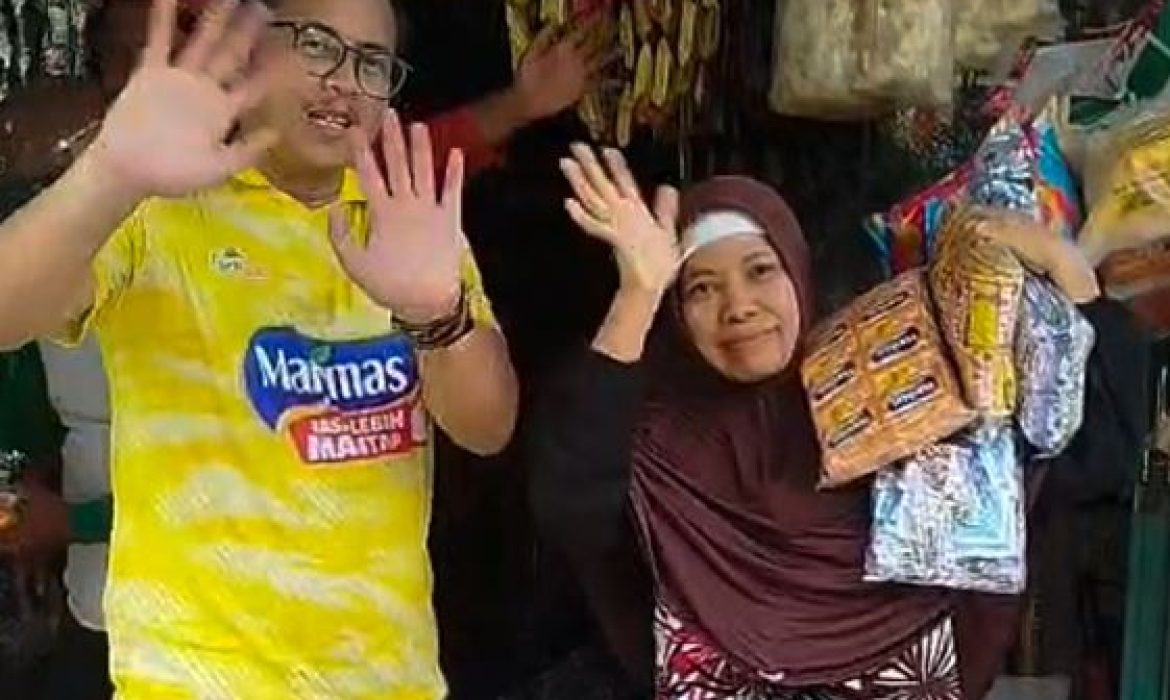 Tim Marifood di Pasar Mintreng Demak Saat Banjir